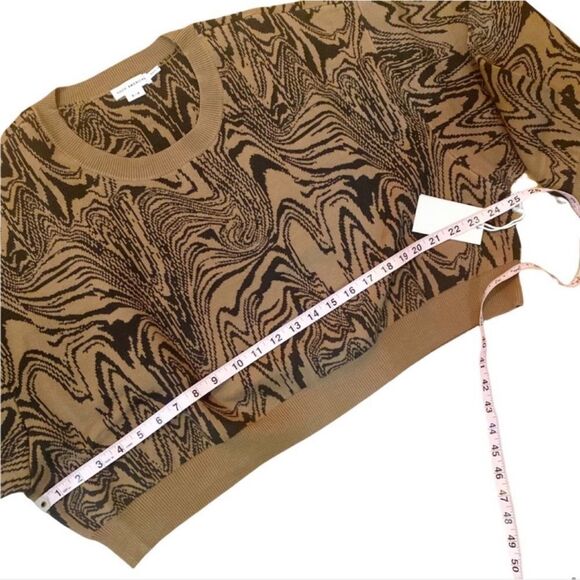 Good American Swirl Intarsia Crop Boxy Sweater NWT
Size 5/6 in Sepia002 - Picture 12 of 15